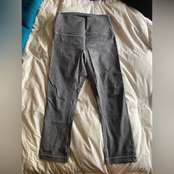 lululemon wunder under crop- 23” - Picture 1 of 2